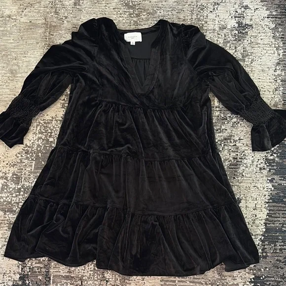 Tuckernuck Pomander Place black Kenzo tiered velvet bell sleeve dress, XL - Picture 1 of 5